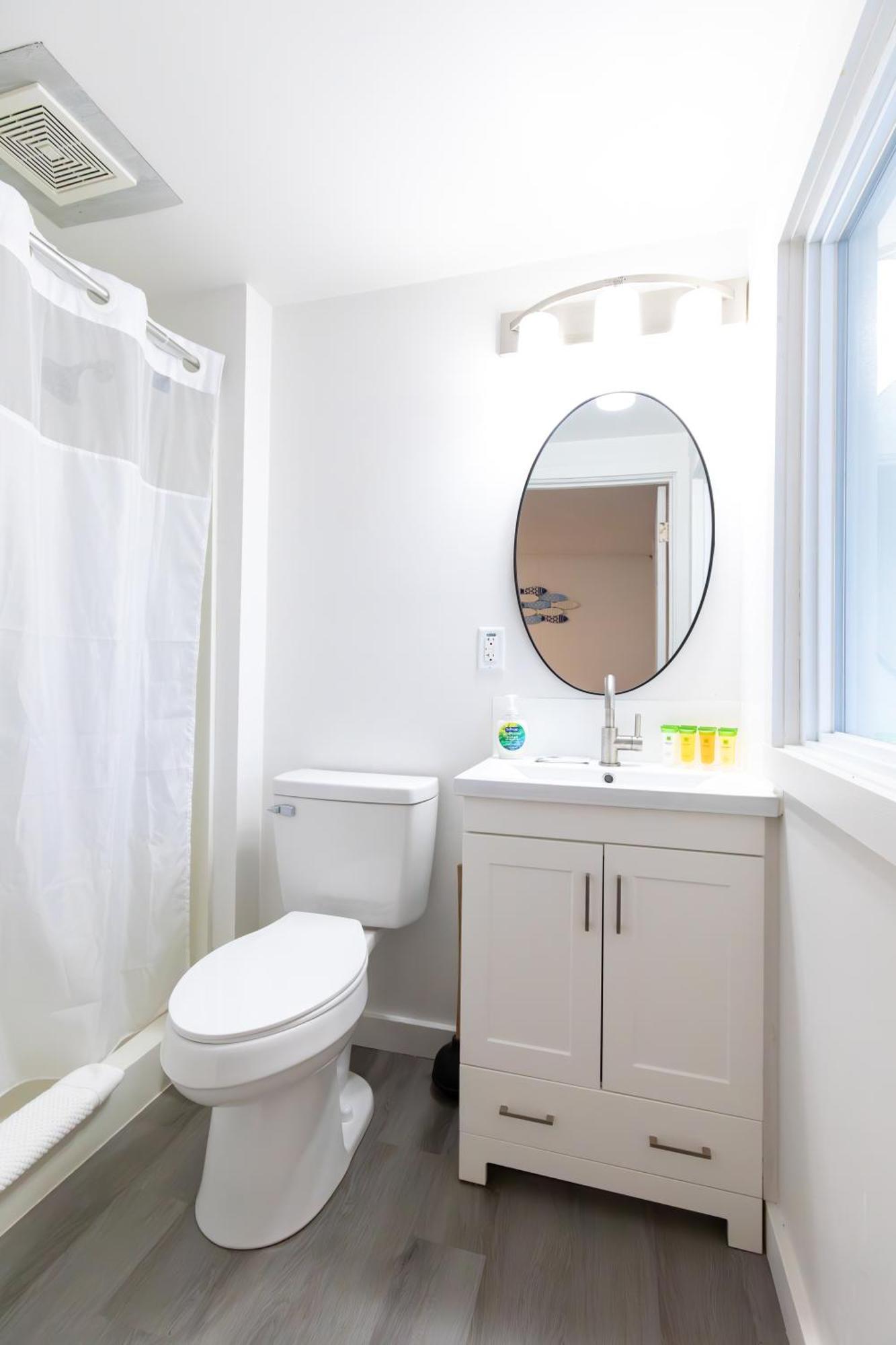 Anchor Bay Inn And Suites Sandusky Esterno foto