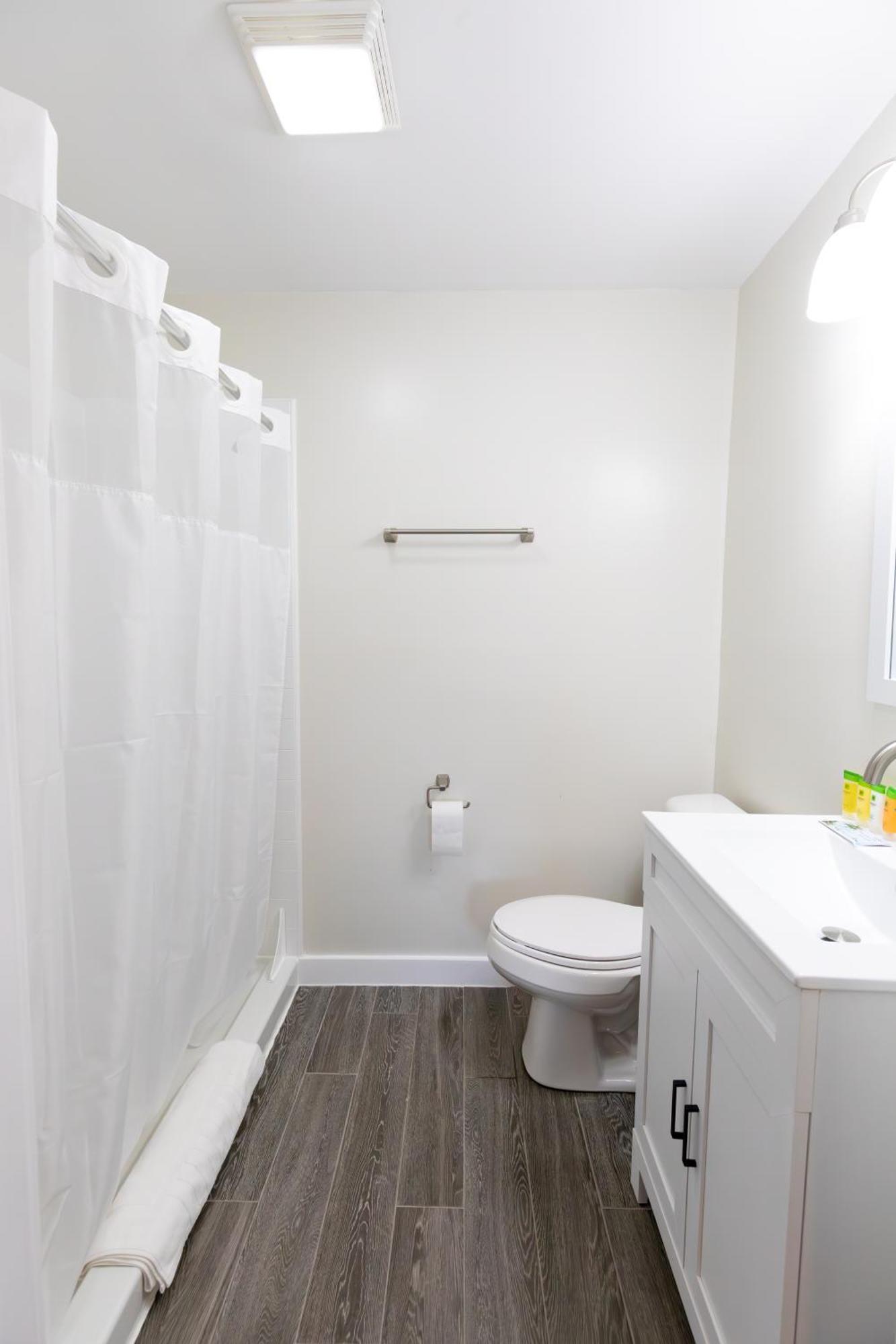 Anchor Bay Inn And Suites Sandusky Esterno foto