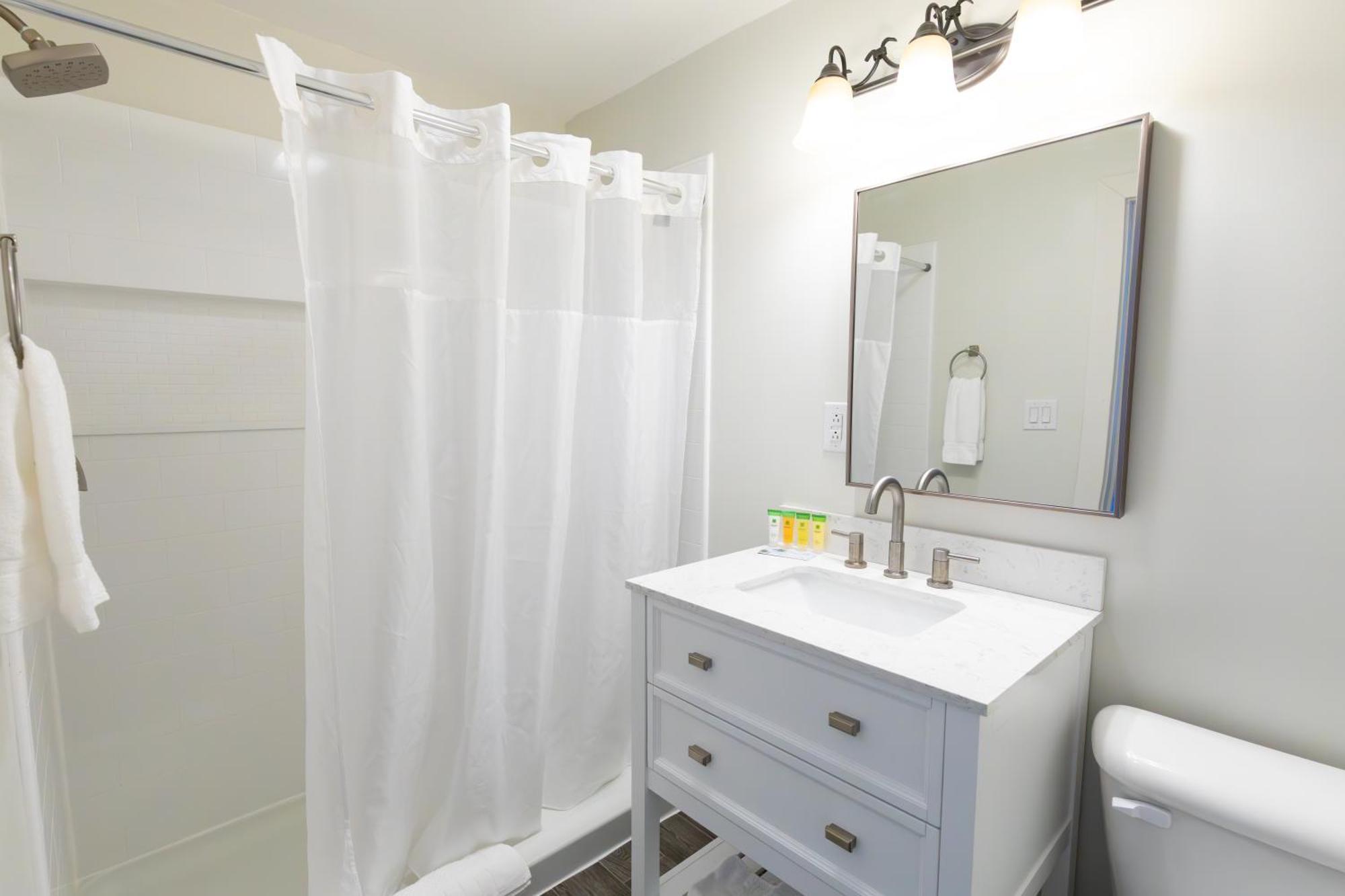 Anchor Bay Inn And Suites Sandusky Esterno foto